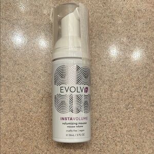 InstaVolume Volumizing Mousse - White
